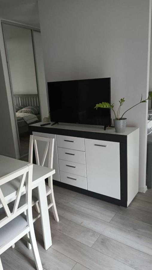 Apartment Z Ogrodkiem Na Warszawskiej Woli Warszawa Eksteriør bilde