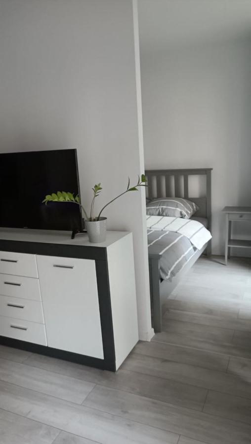 Apartment Z Ogrodkiem Na Warszawskiej Woli Warszawa Eksteriør bilde