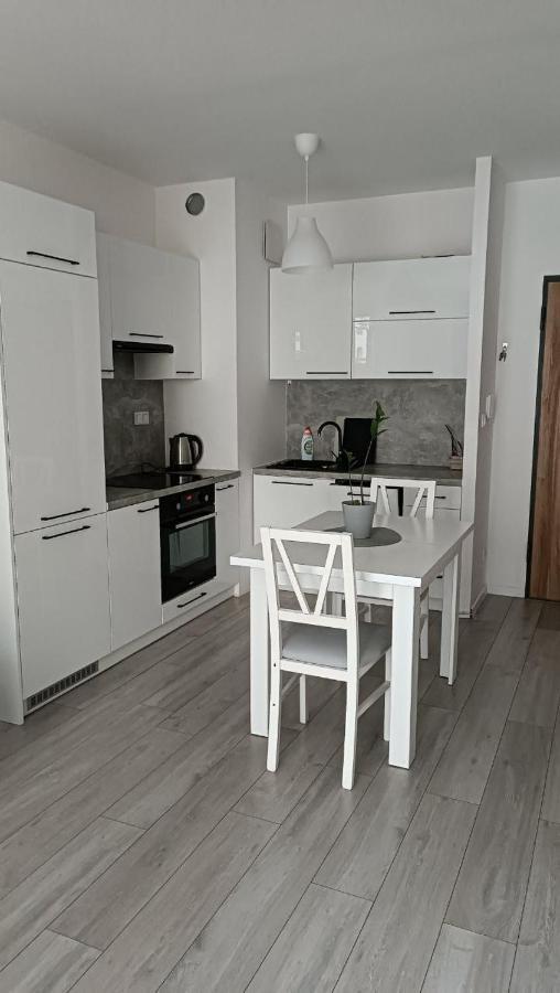 Apartment Z Ogrodkiem Na Warszawskiej Woli Warszawa Eksteriør bilde