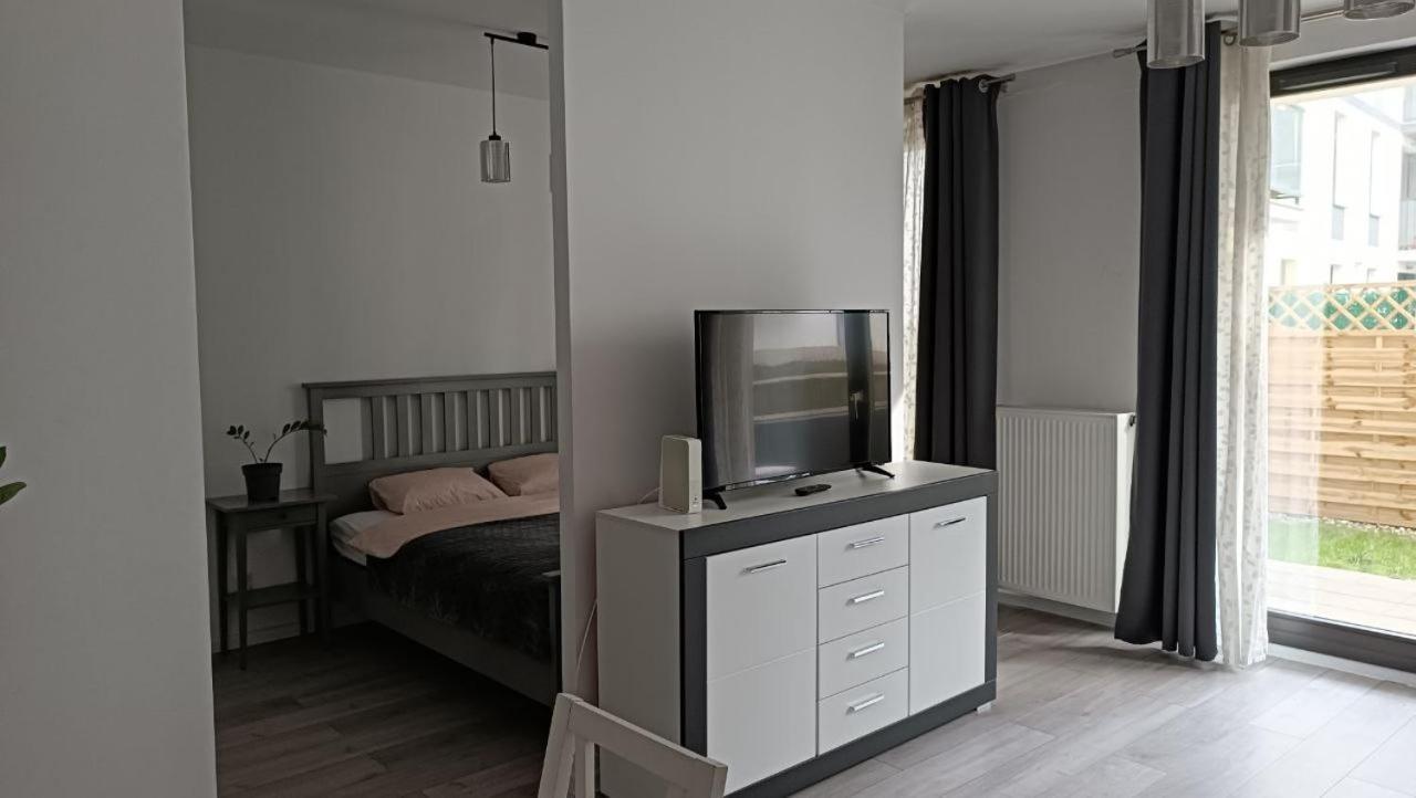 Apartment Z Ogrodkiem Na Warszawskiej Woli Warszawa Eksteriør bilde
