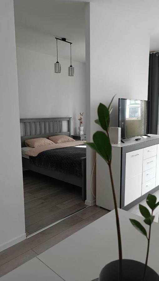 Apartment Z Ogrodkiem Na Warszawskiej Woli Warszawa Eksteriør bilde