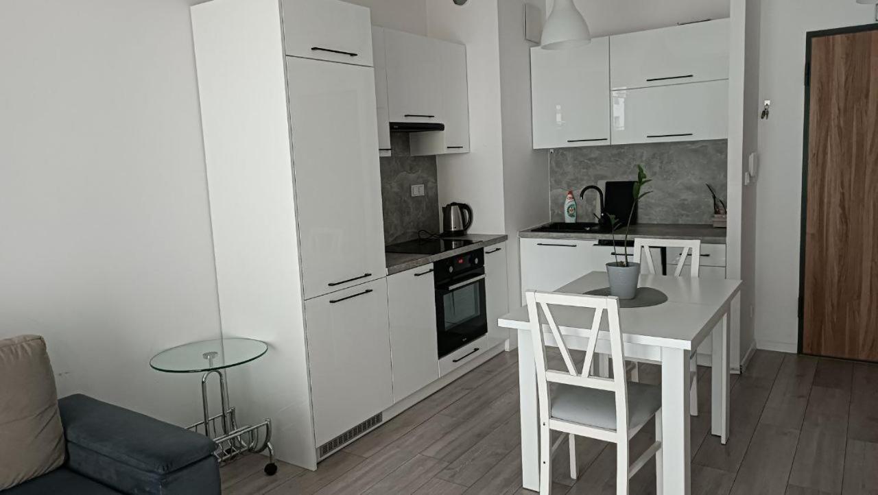 Apartment Z Ogrodkiem Na Warszawskiej Woli Warszawa Eksteriør bilde