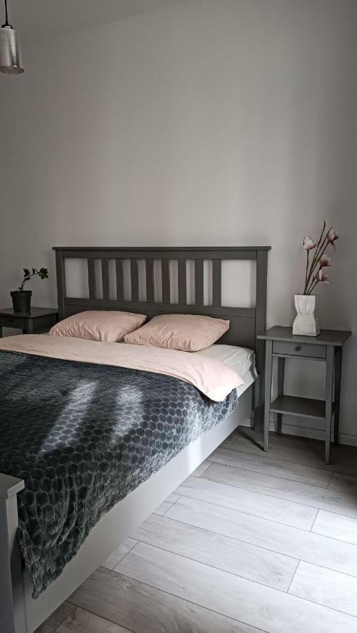Apartment Z Ogrodkiem Na Warszawskiej Woli Warszawa Eksteriør bilde