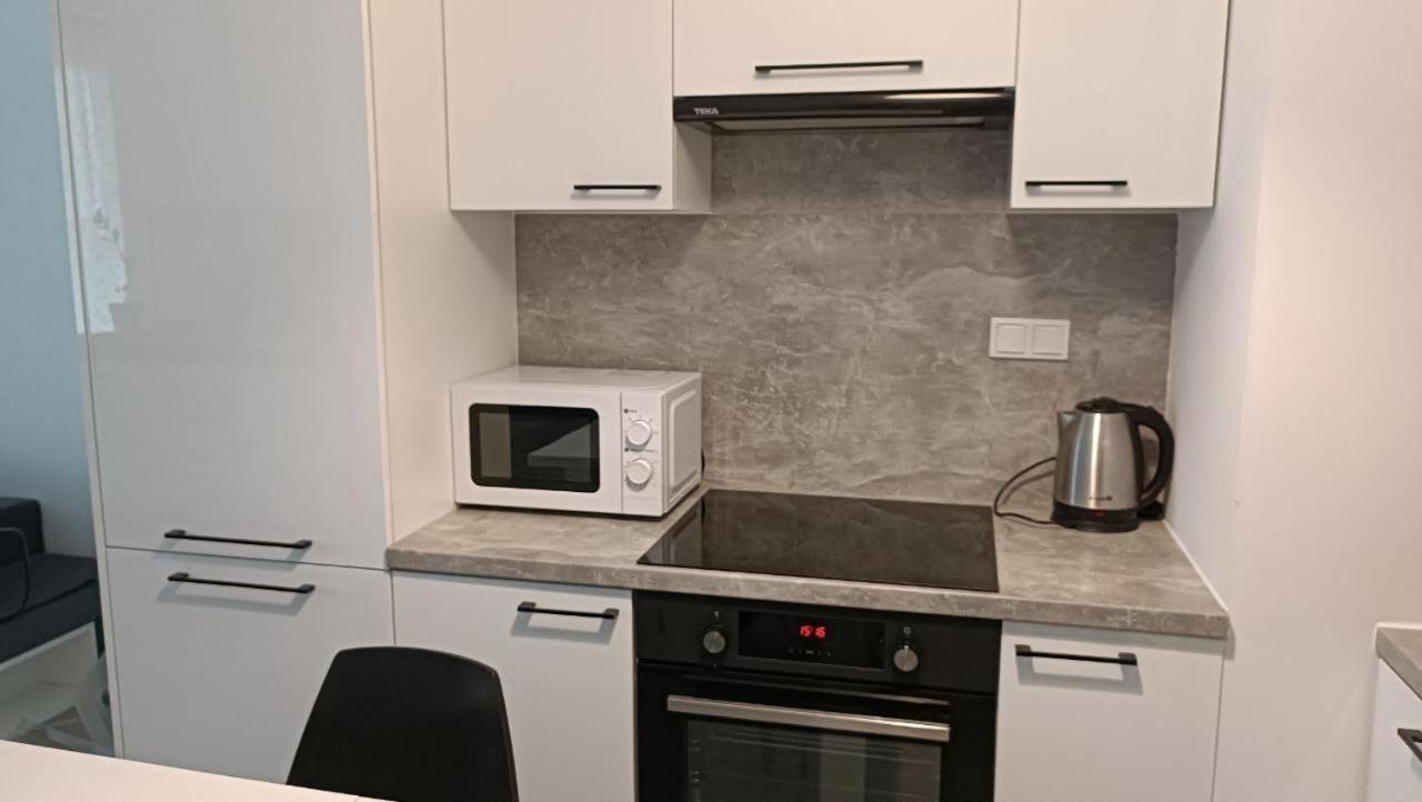 Apartment Z Ogrodkiem Na Warszawskiej Woli Warszawa Eksteriør bilde